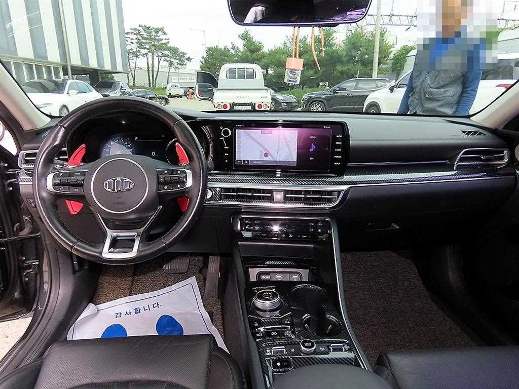 KIA K5 - Vista 9
