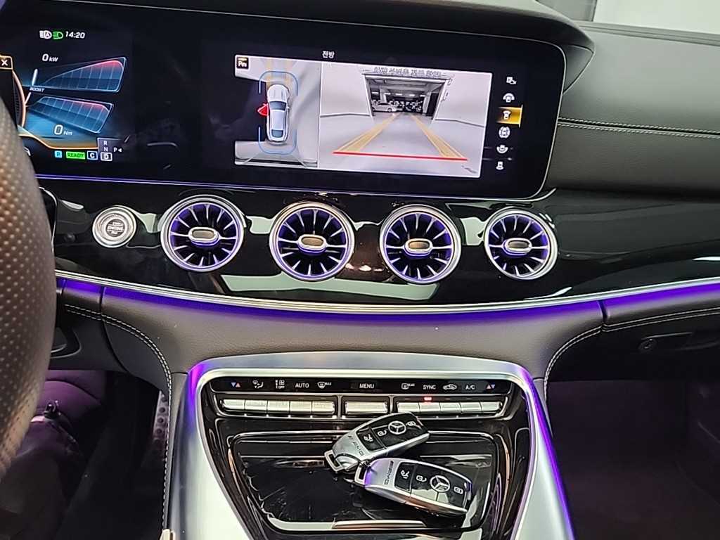 Mercedes Benz AMG GT - Vista 10