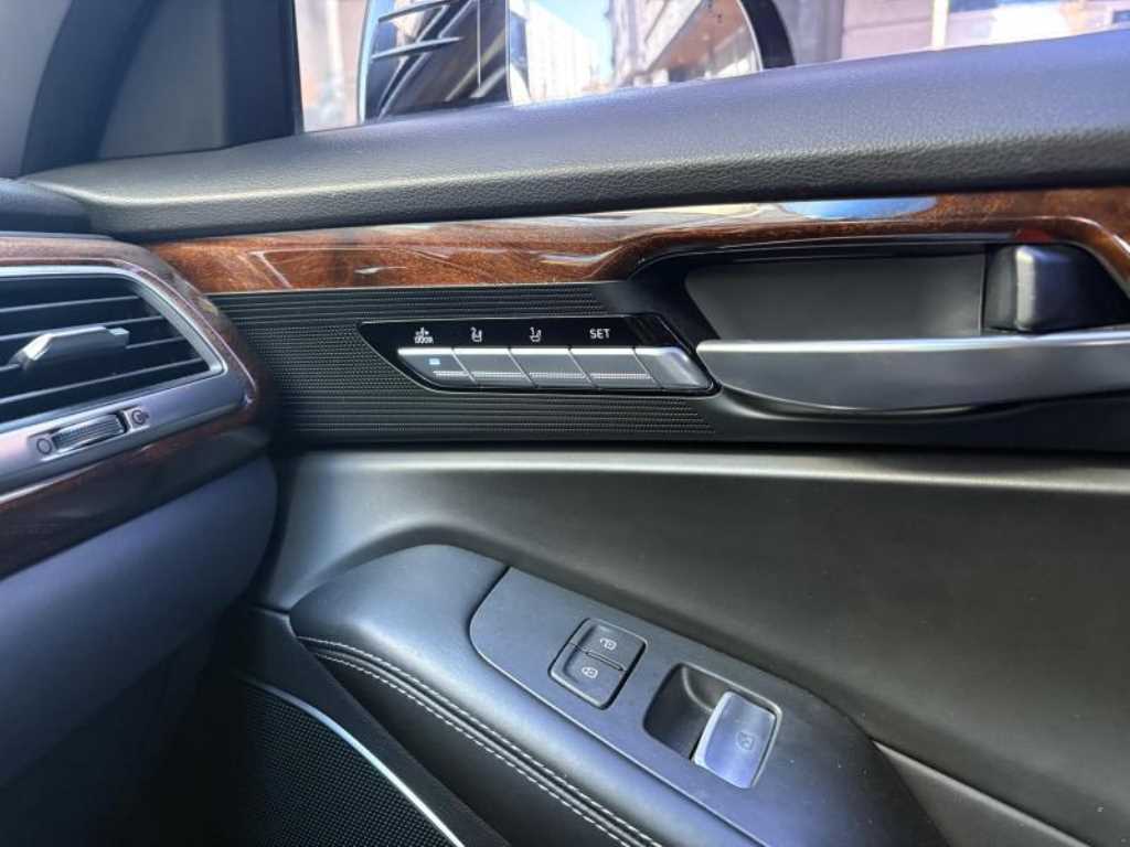 Genesis EQ900 - Vista 7