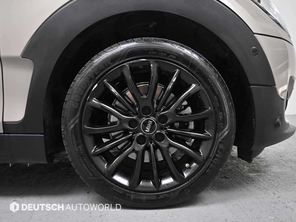 Mini Clubman - Vista 5