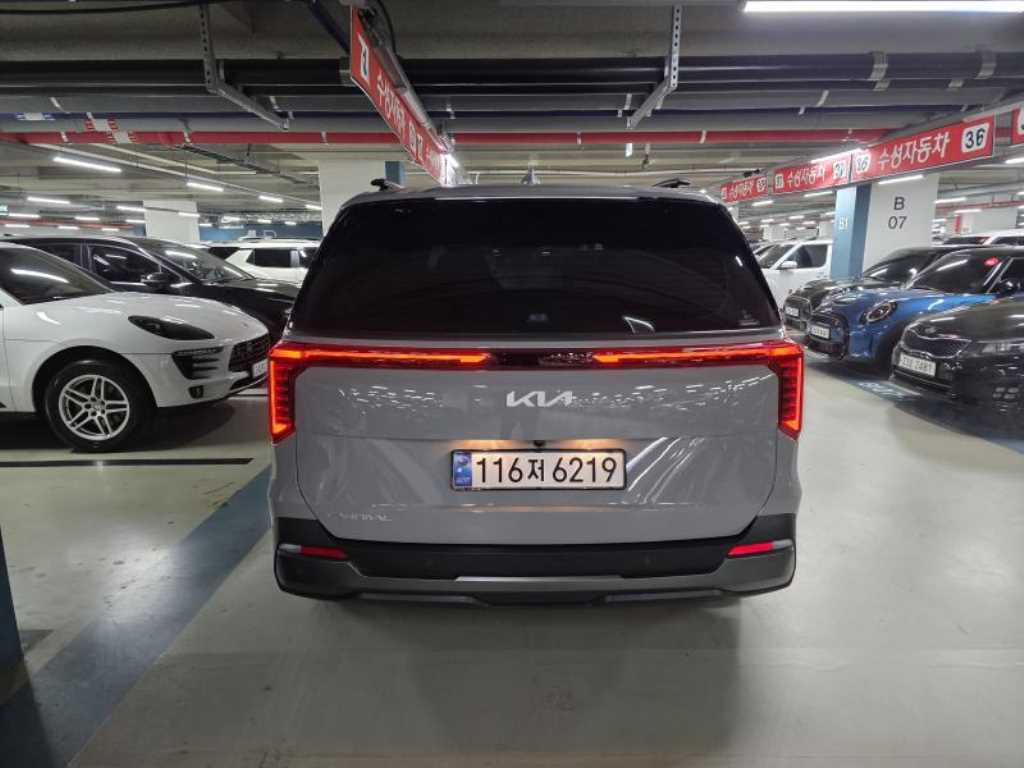 KIA Carnival - Vista 5