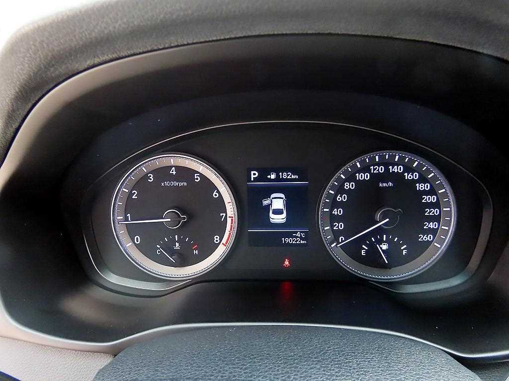 HYUNDAI Grandeur - Vista 9