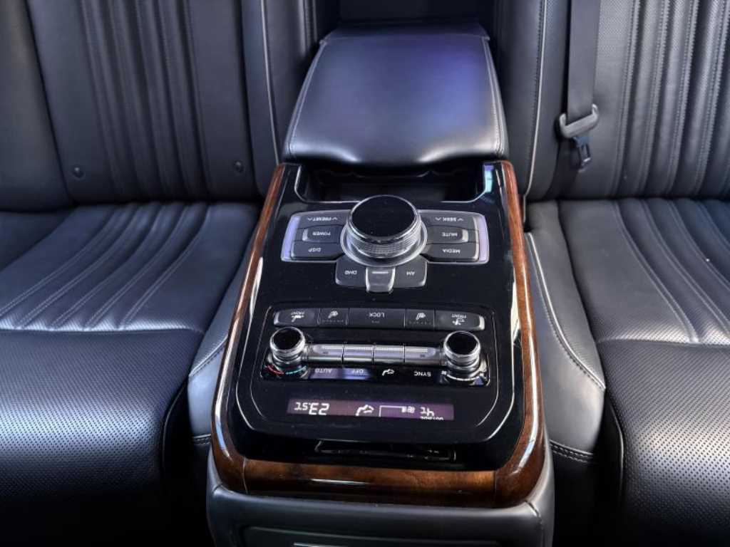 Genesis EQ900 - Vista 9