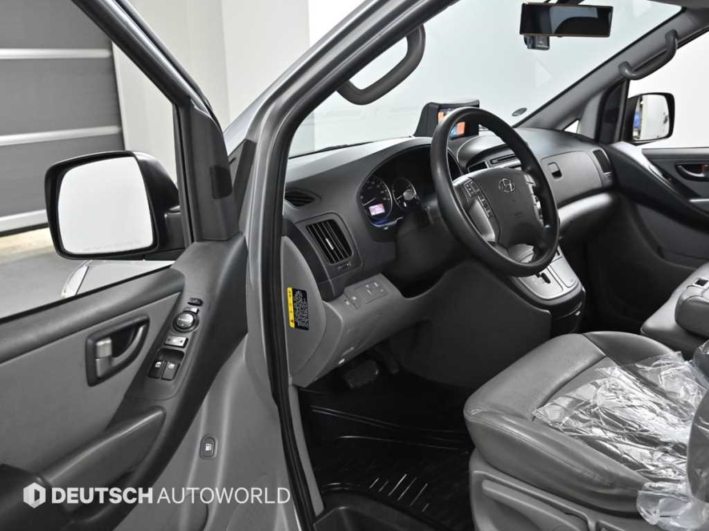 HYUNDAI Starex - Vista 11