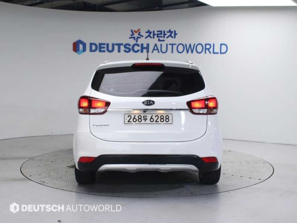 KIA Carens - Vista 4