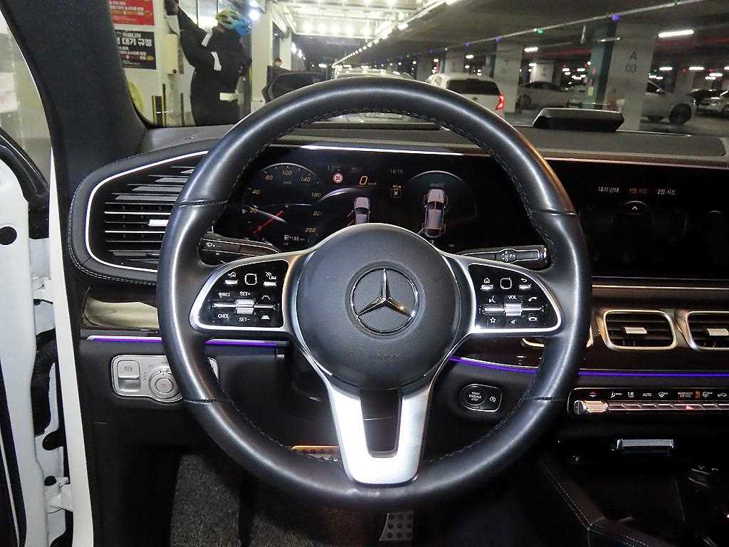 Mercedes Benz GLE Class - Vista 8