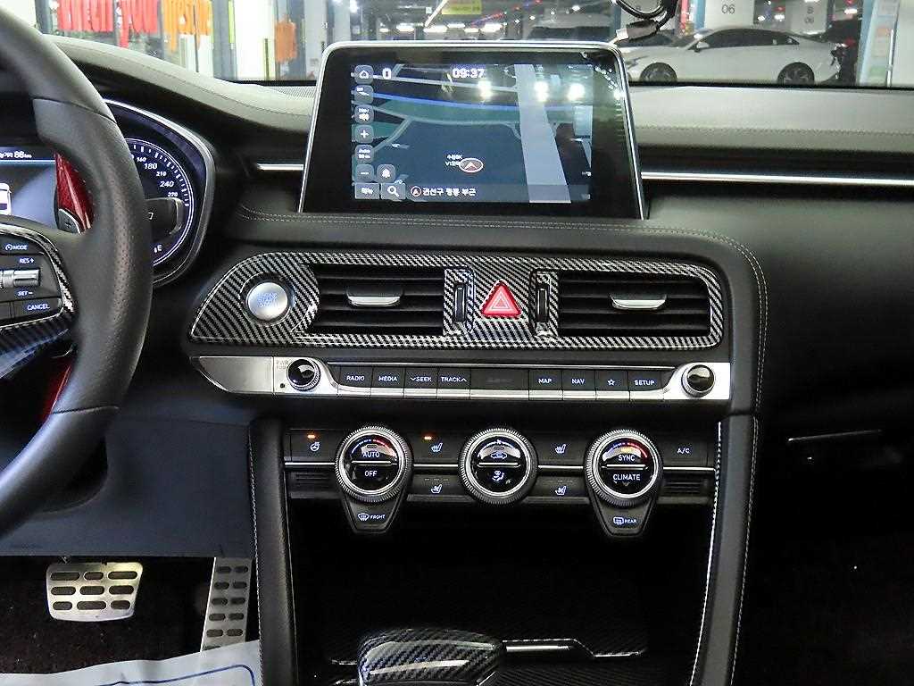 Genesis G70 - Vista 11