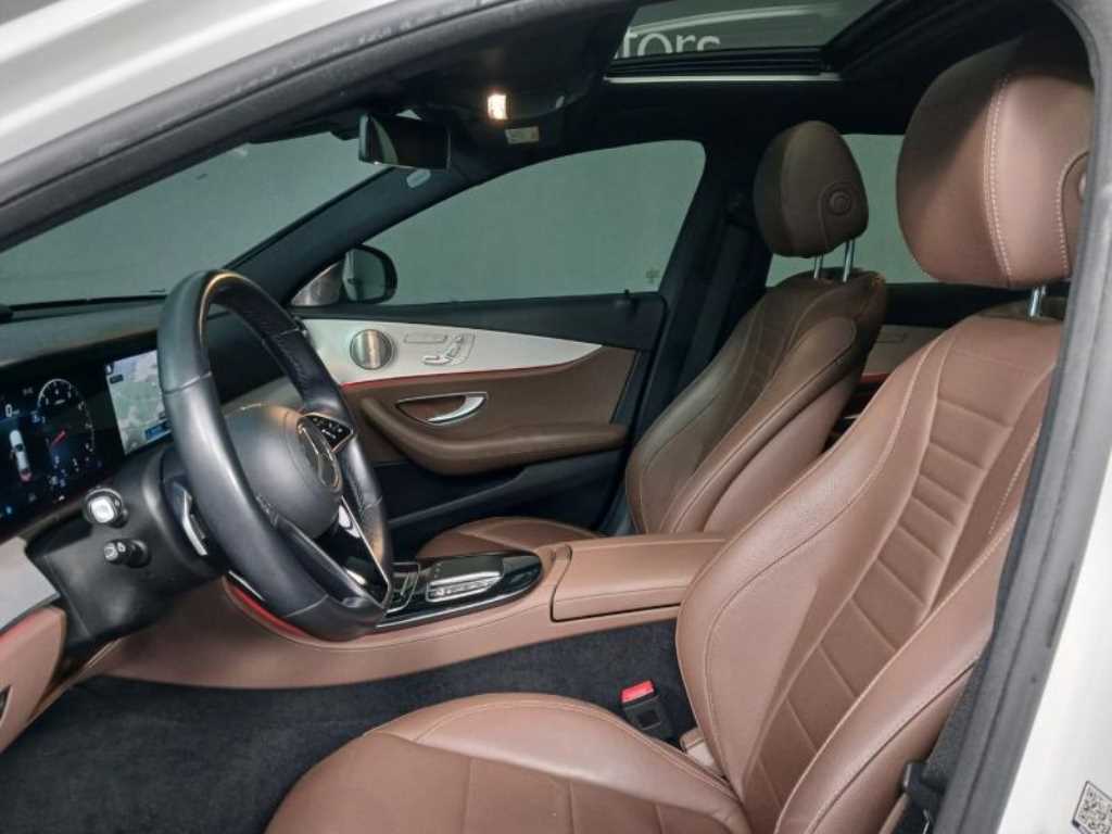 Mercedes Benz E class - Vista 7