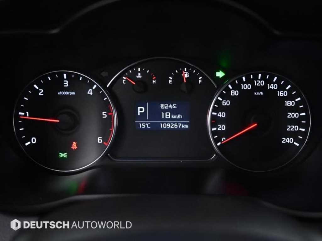 KIA Carens - Vista 8