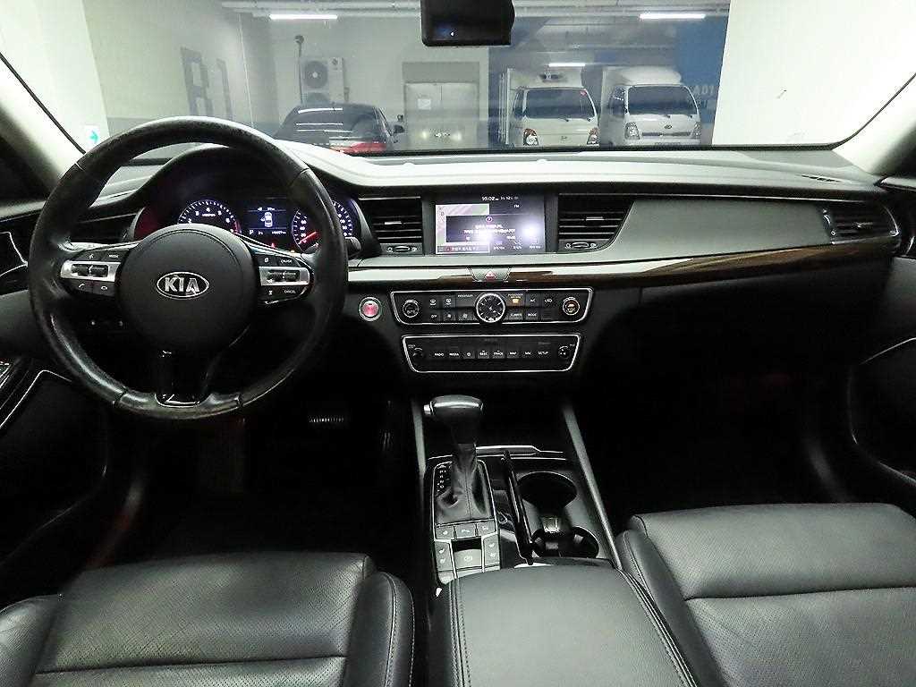 KIA K7 - Vista 9