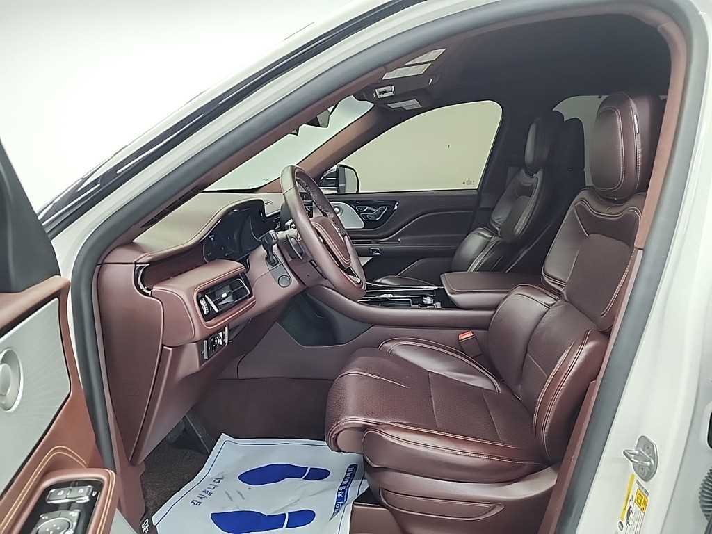 Lincoln Aviator - Vista 11