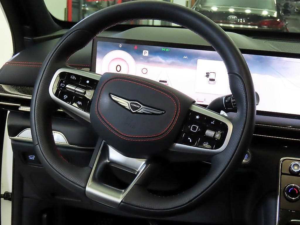 Genesis GV80 - Vista 8