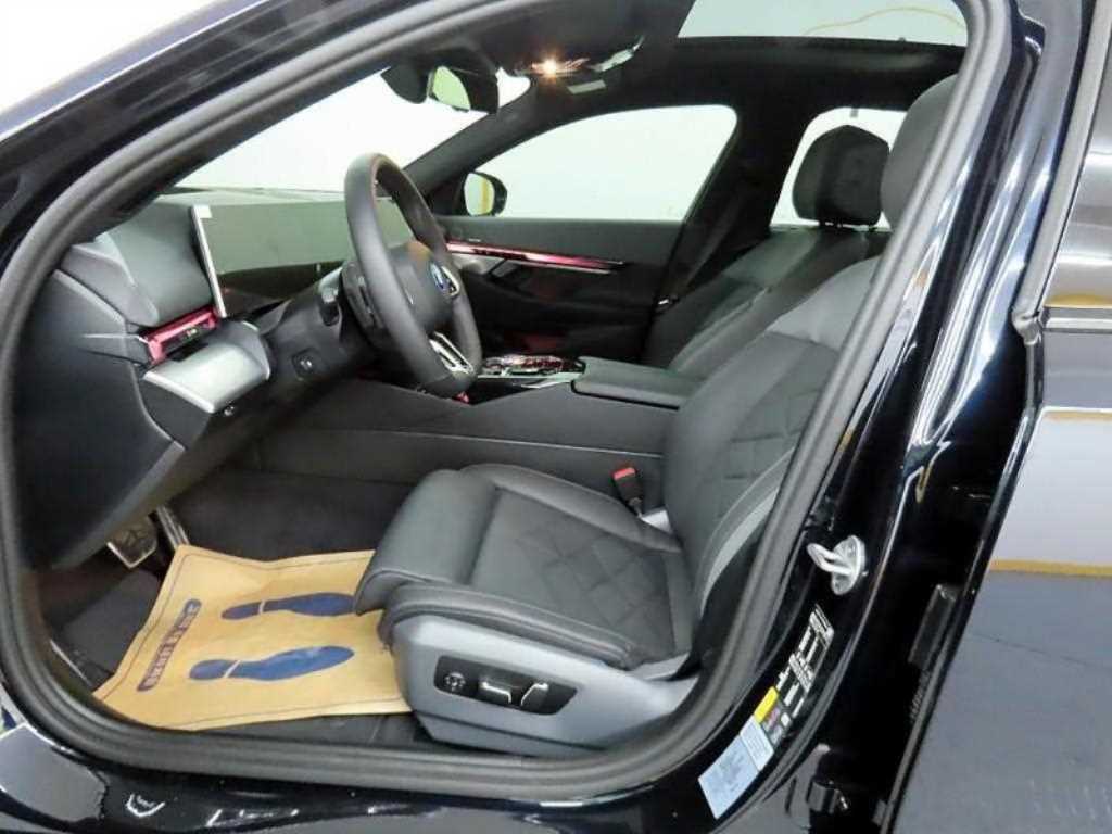 BMW 5 Series - Vista 5