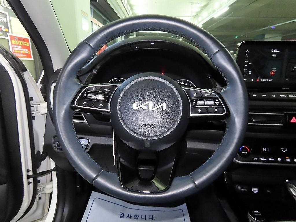 KIA Seltos - Vista 8