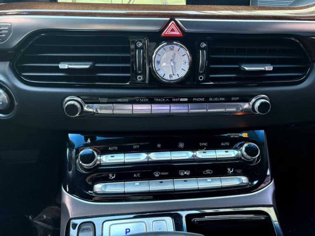 Genesis EQ900 - Vista 4