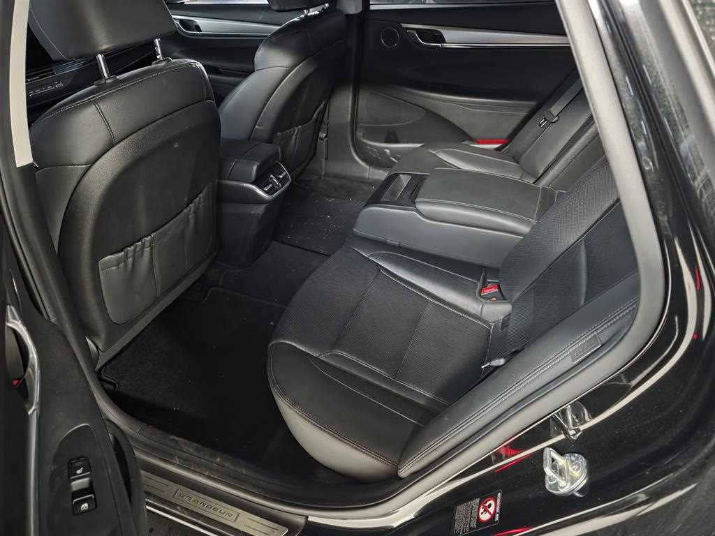 HYUNDAI Grandeur - Vista 3