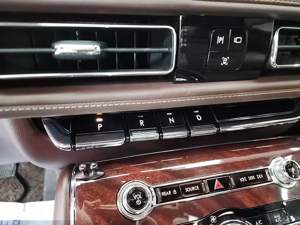 Lincoln Aviator - Vista 8