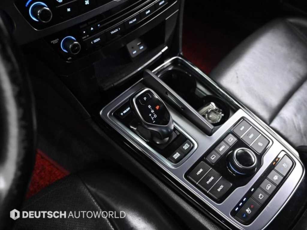 HYUNDAI Equus - Vista 9