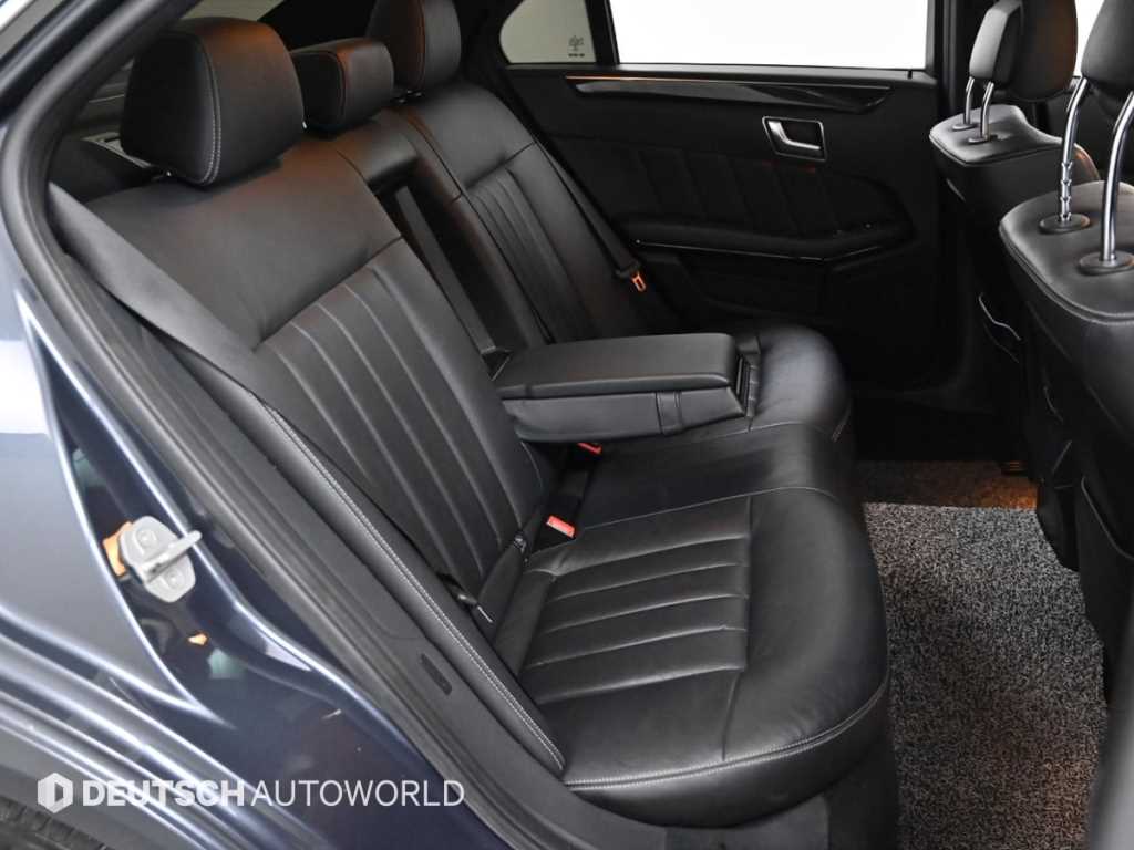 Mercedes Benz E class - Vista 12