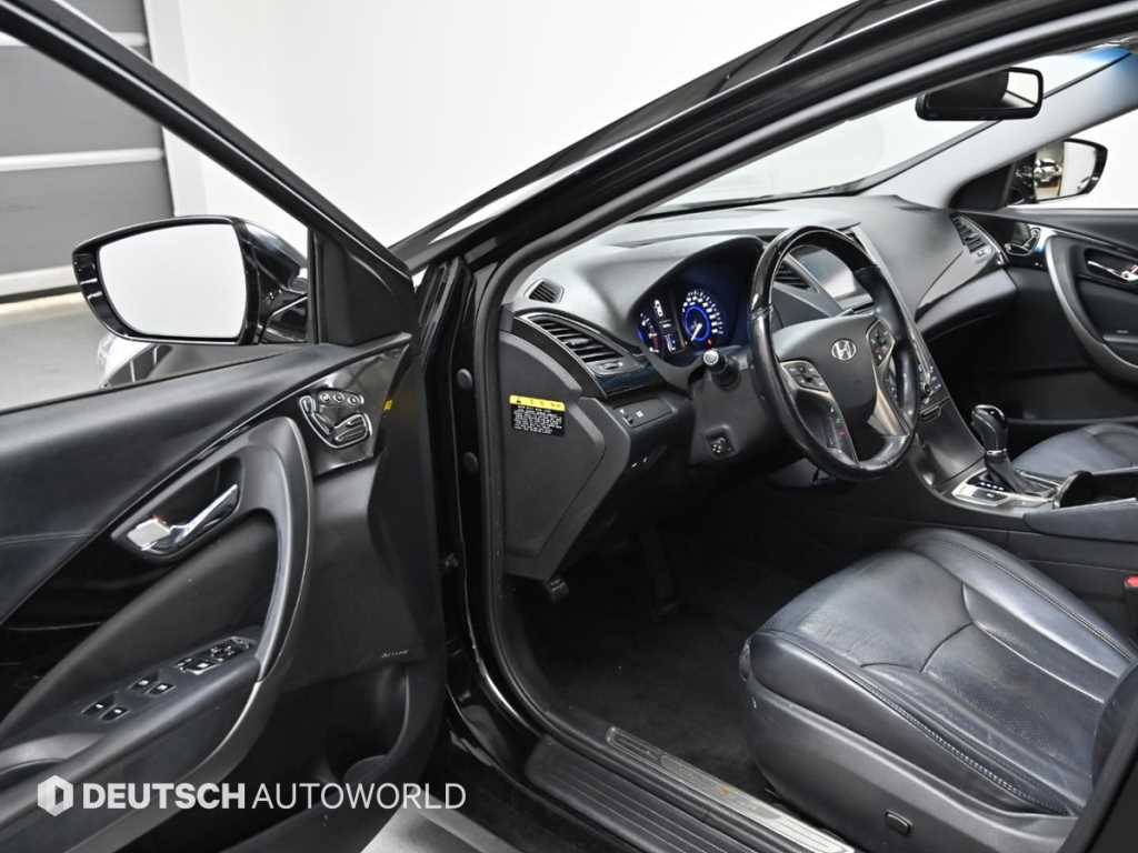 HYUNDAI Grandeur - Vista 11