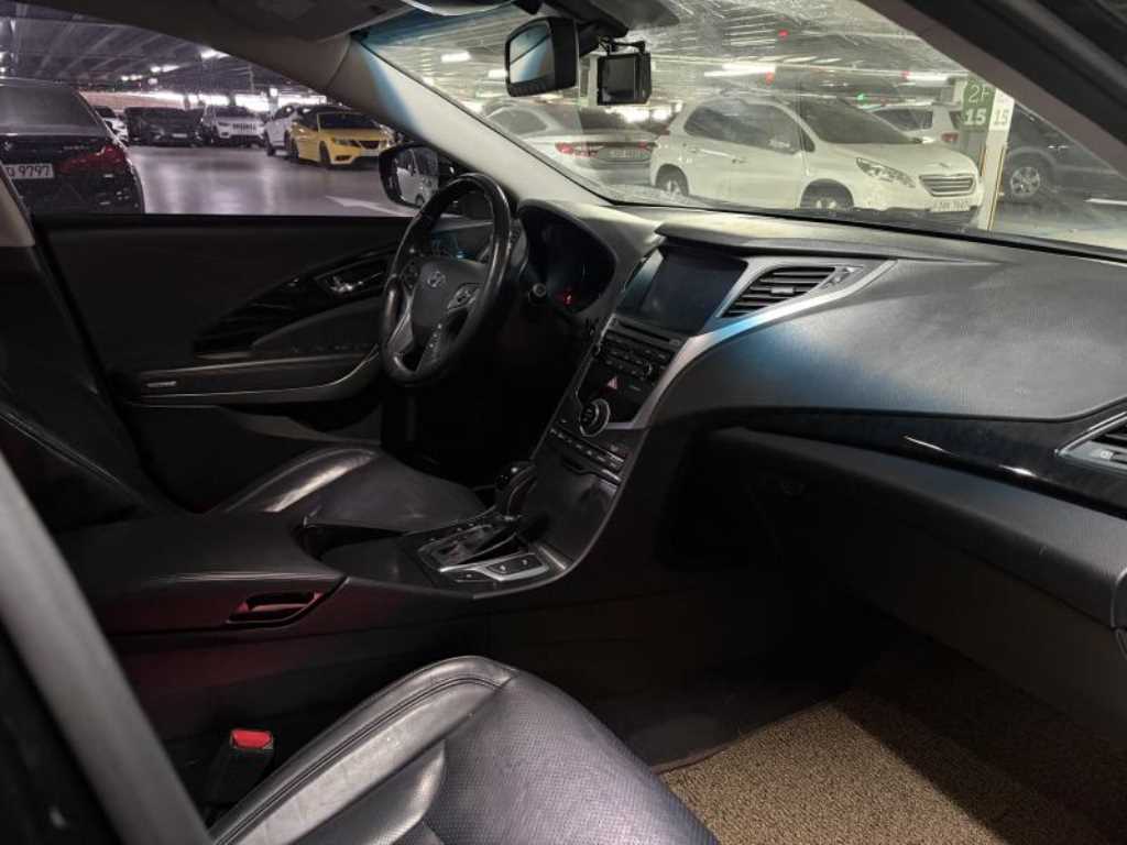 HYUNDAI Grandeur - Vista 8