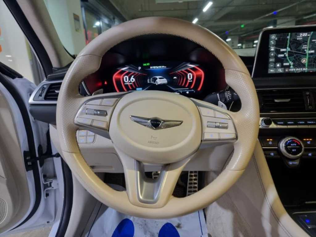 Genesis G70 - Vista 9