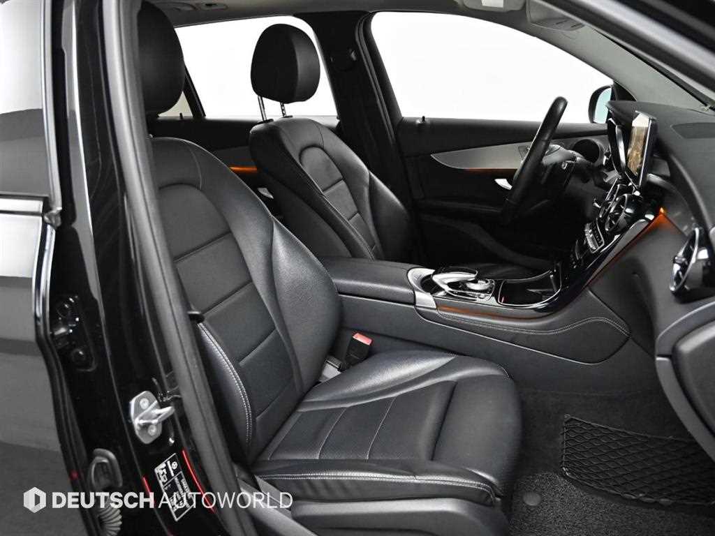 Mercedes Benz GLC Class - Vista 10