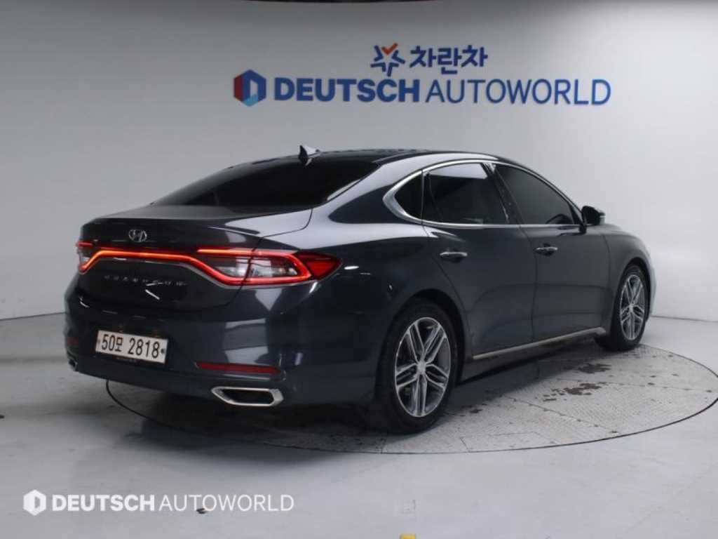 HYUNDAI Grandeur - Vista 2