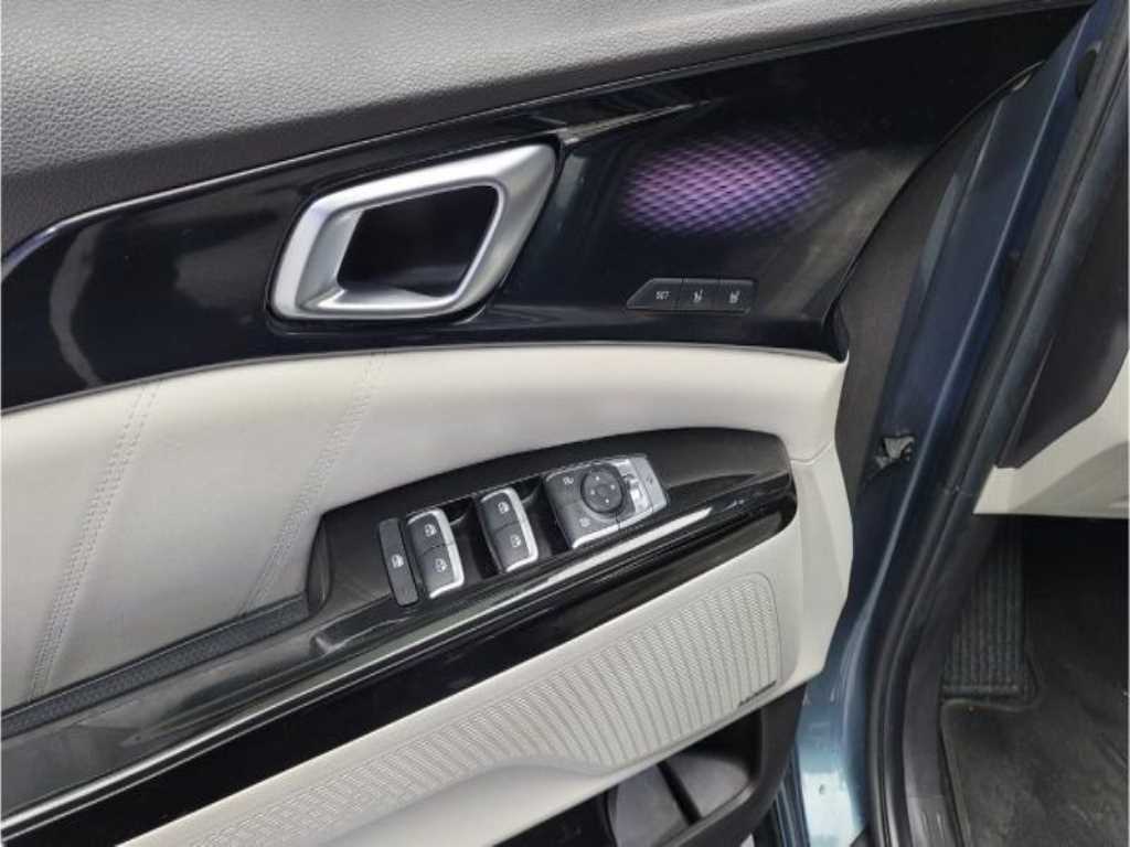 KIA Carnival - Vista 7