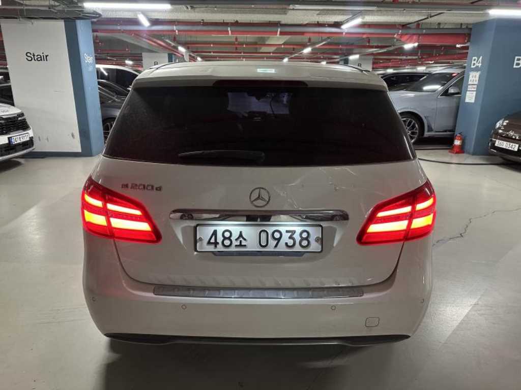 Mercedes Benz B Class (MY B) - Vista 2