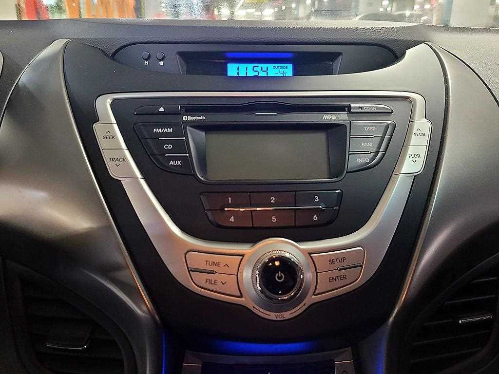 HYUNDAI Avante 2012 Blanco - Importación desde Corea - HF Imports Iquique - Foto 17