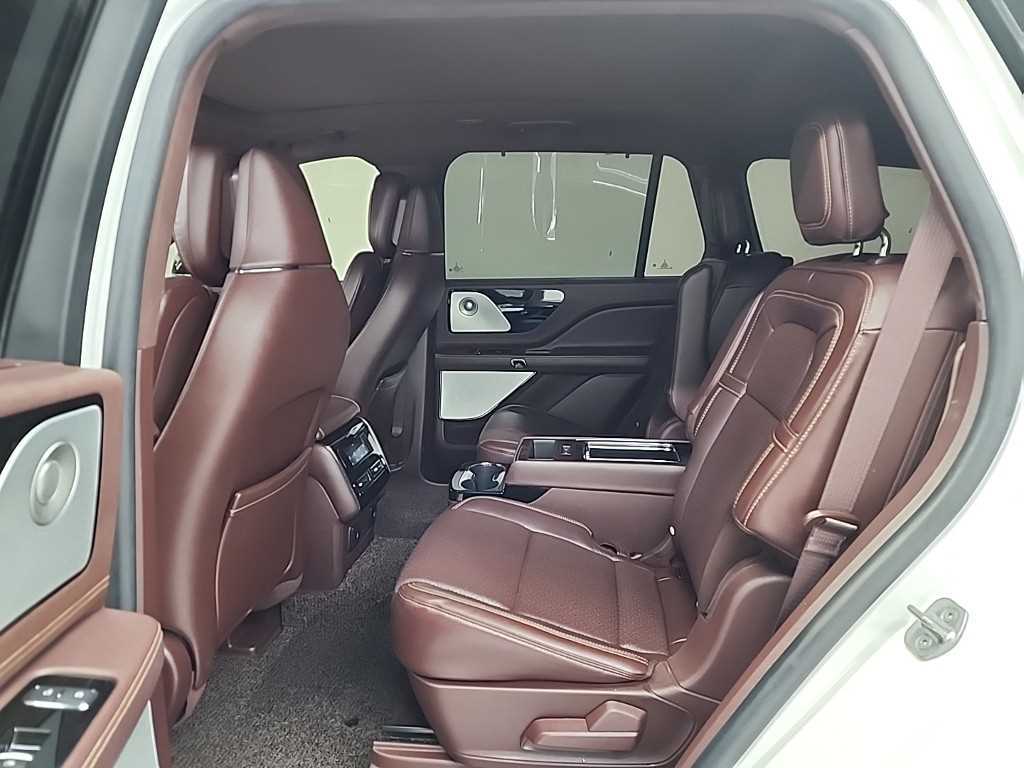 Lincoln Aviator - Vista 12