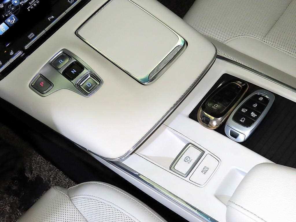 HYUNDAI Grandeur - Vista 10