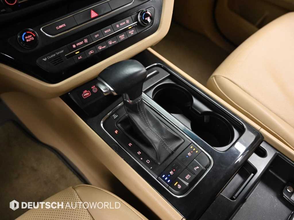 KIA Carnival - Vista 9