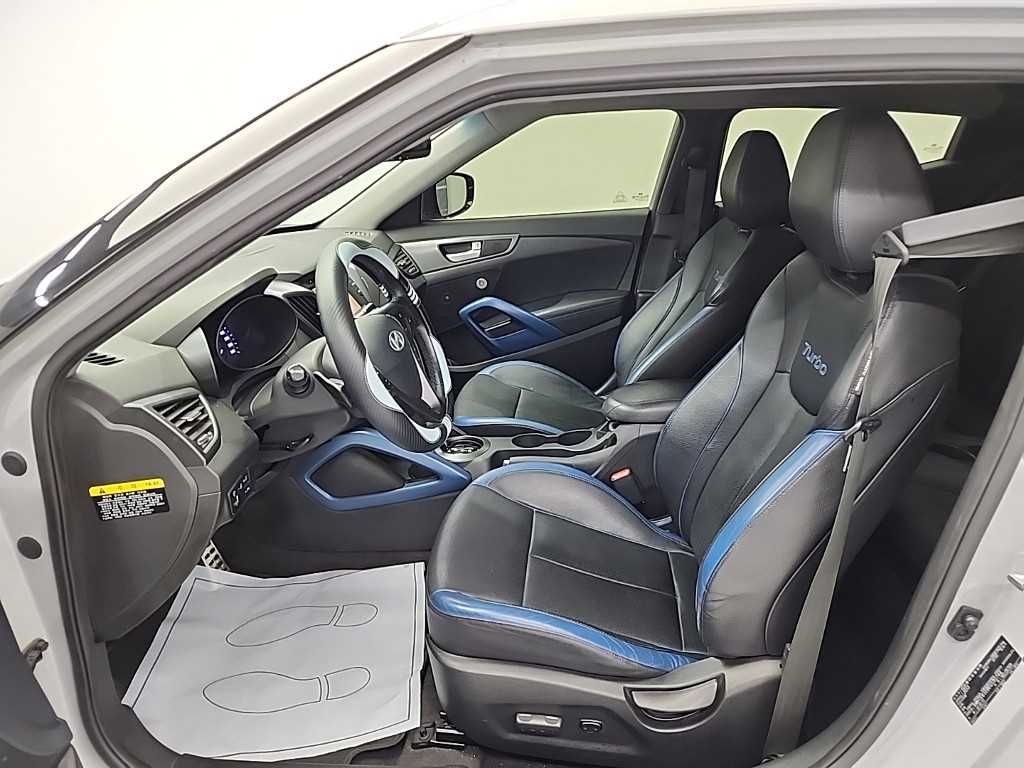 HYUNDAI Veloster - Vista 11