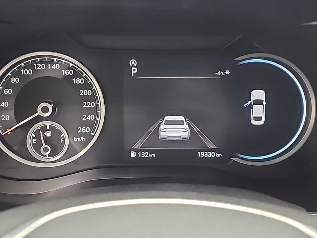 Genesis G70 - Vista 6