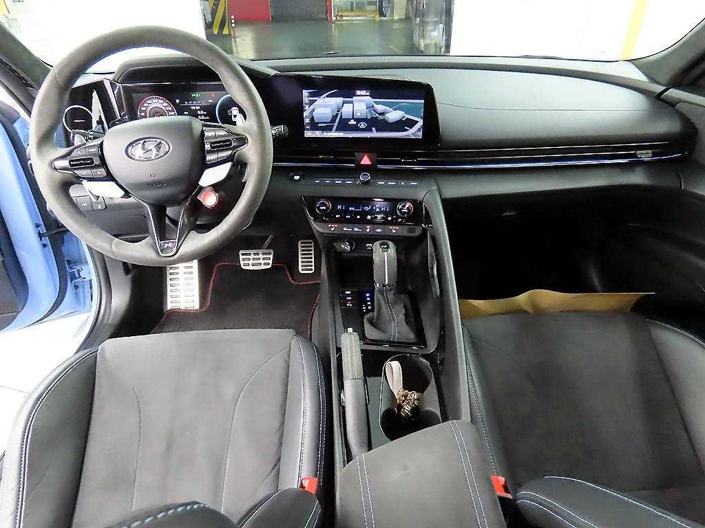 HYUNDAI Avante - Vista 7