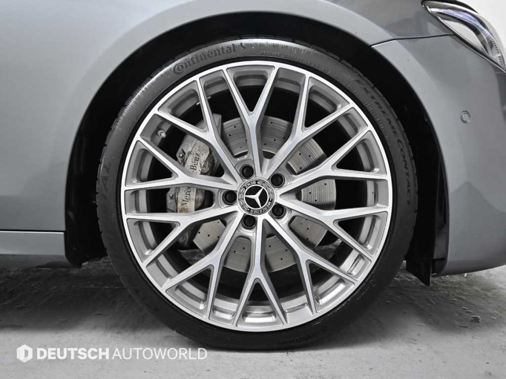 Mercedes Benz E class - Vista 5