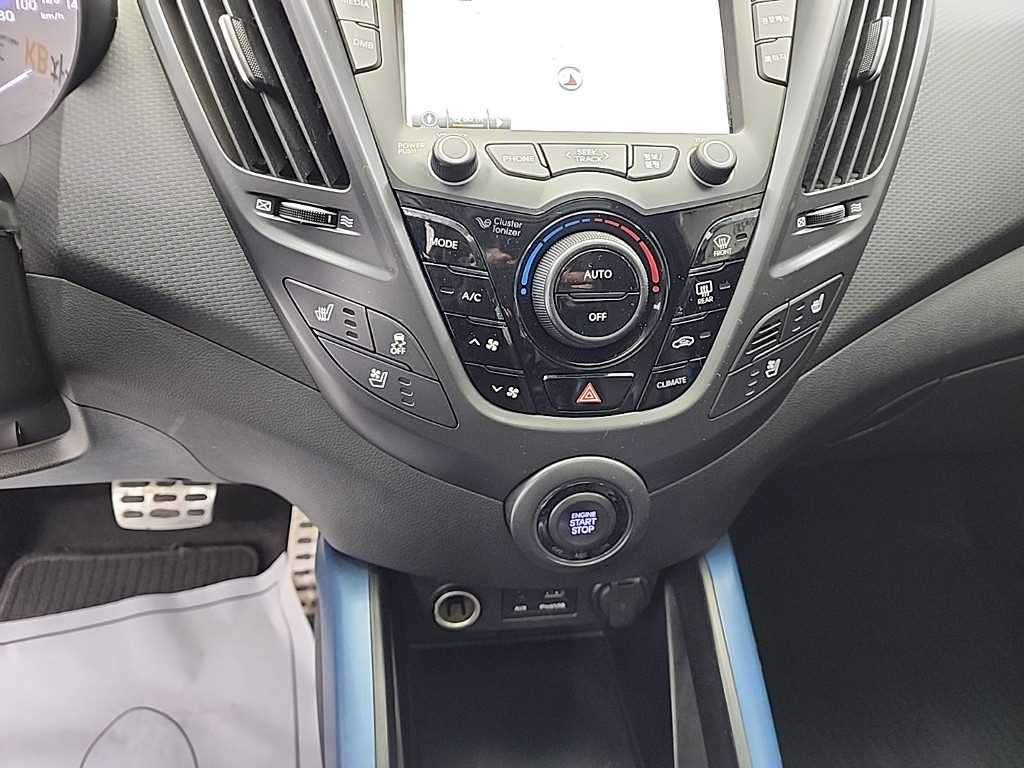 HYUNDAI Veloster - Vista 10