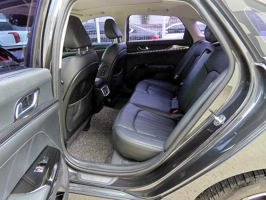KIA K5 - Vista 8