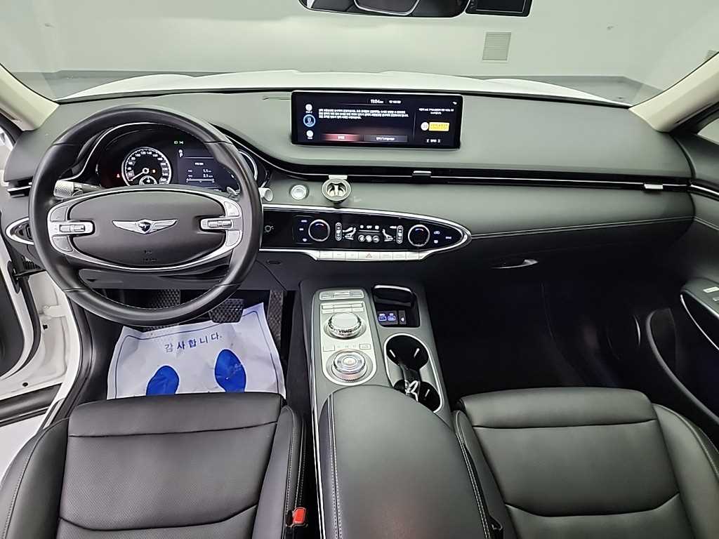 Genesis GV70 - Vista 7