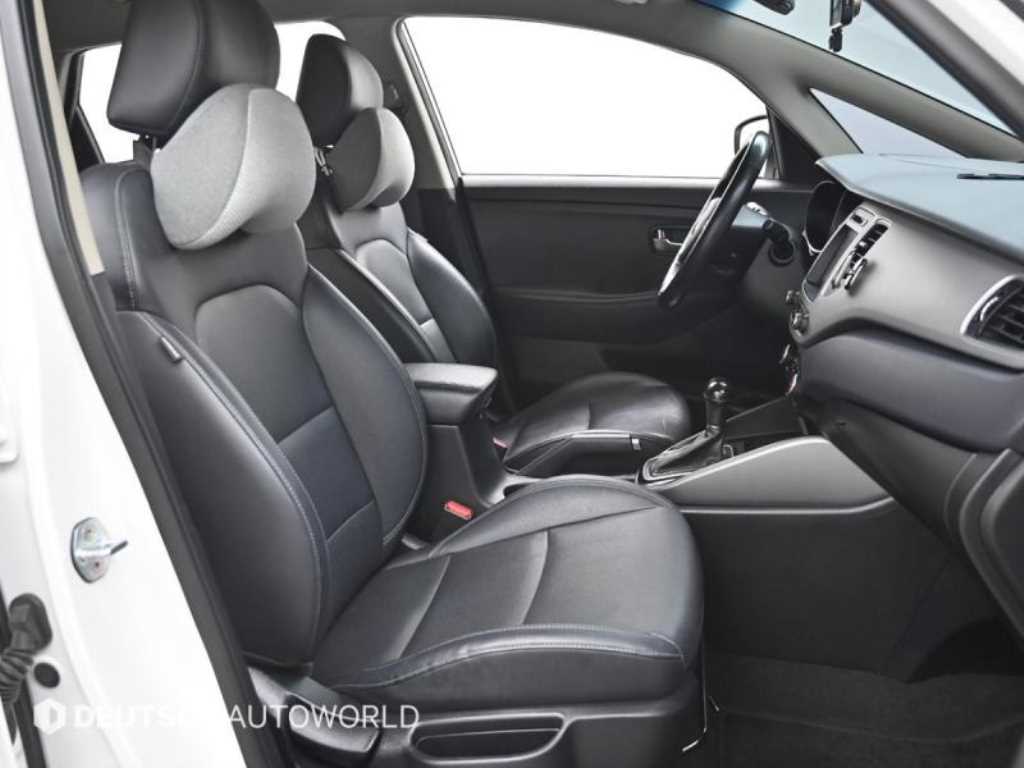 KIA Carens - Vista 10