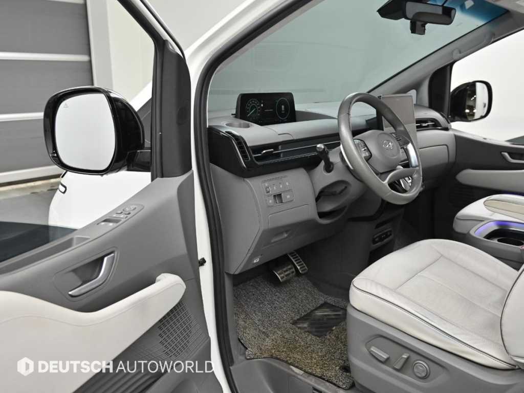 HYUNDAI Staria - Vista 11