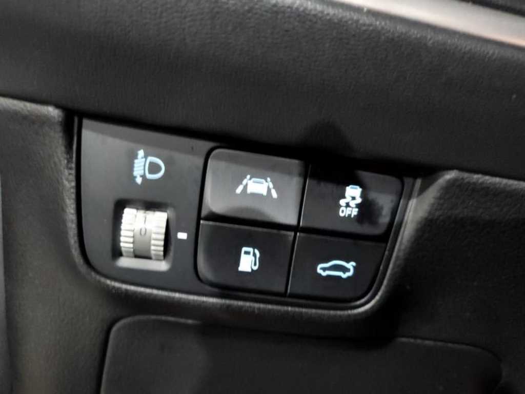 HYUNDAI Grandeur - Vista 12