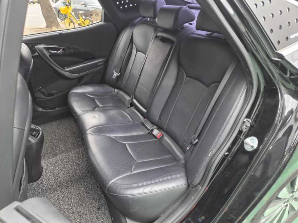 HYUNDAI Grandeur - Vista 4