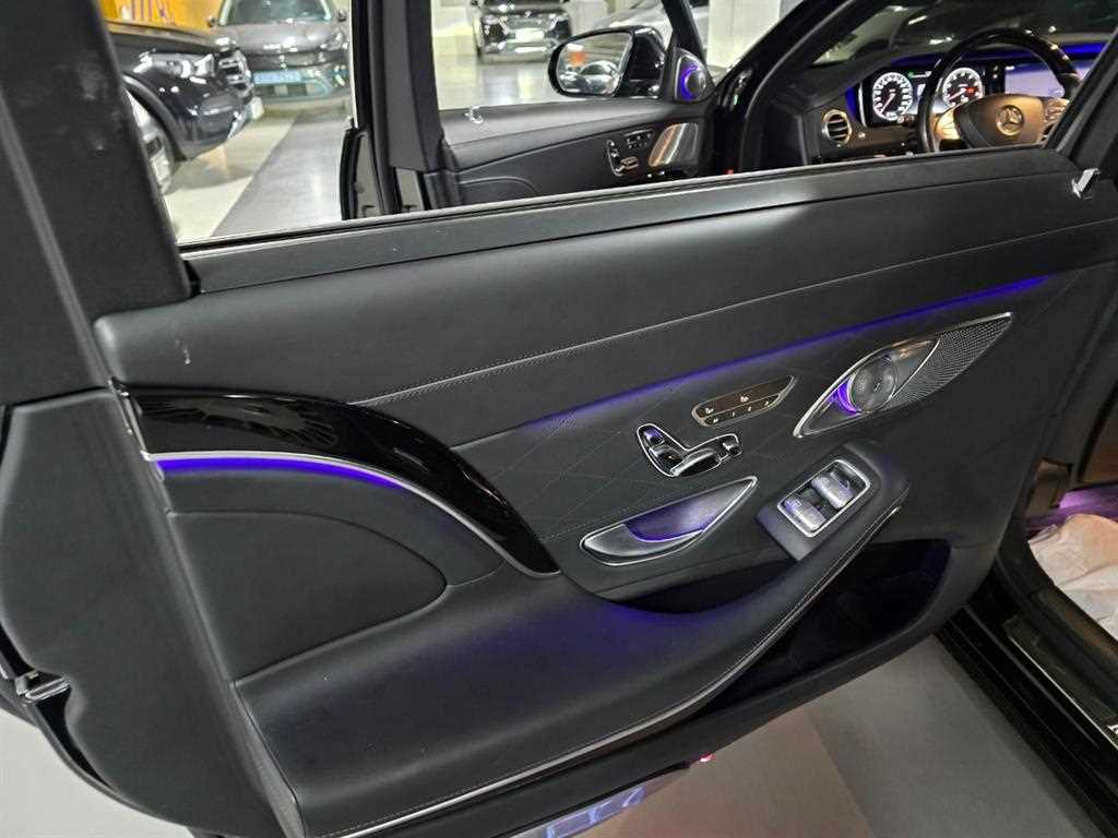 Mercedes Benz S Class - Vista 12