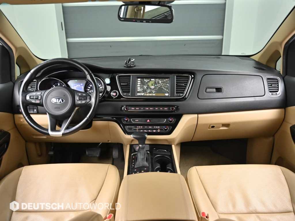 KIA Carnival - Vista 7