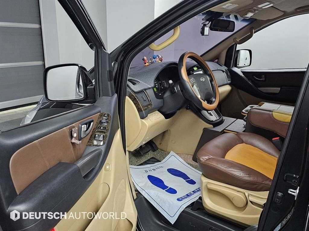 HYUNDAI Starex - Vista 11