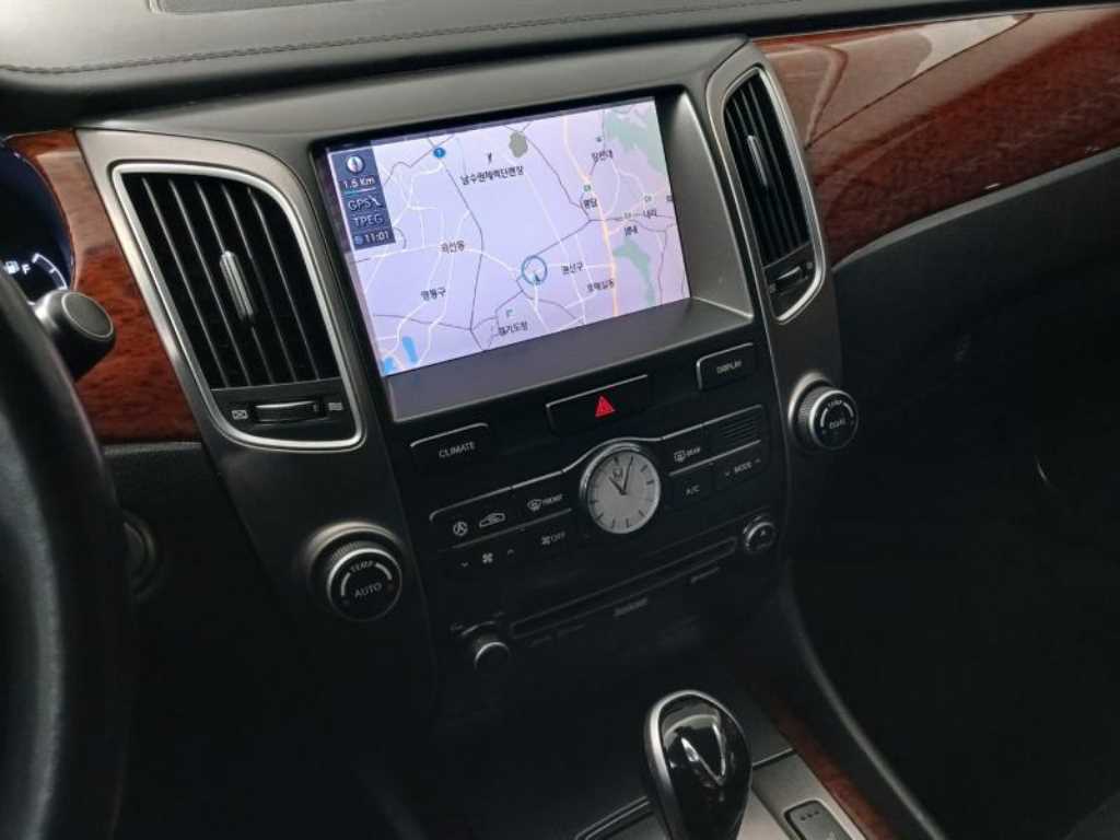 HYUNDAI Equus - Vista 11