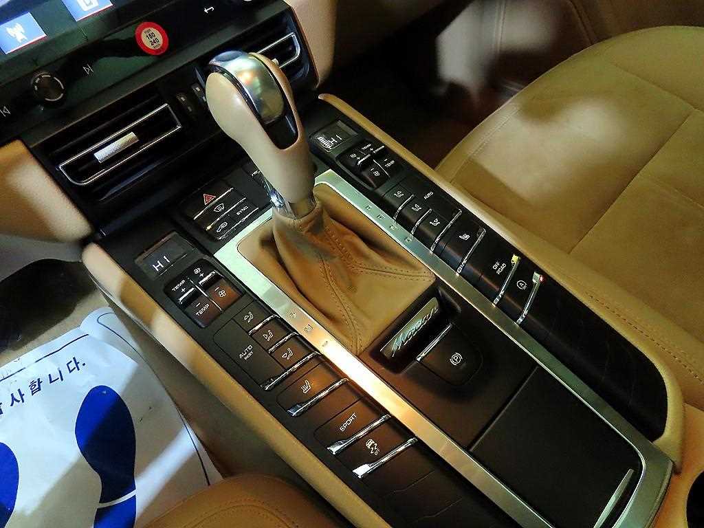 Porsche Macan - Vista 12